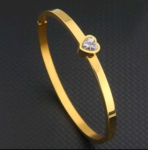 Minimal heart stone bracelet anti tarnish