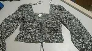 H&M Black Daisy Print Top