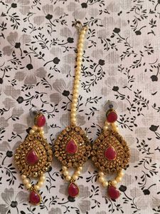 Elegant Necklace Set new with box