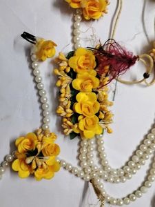 Artificial Flower Jewellery Set for Haldi