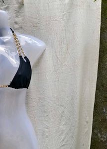 9226. SEXY BLACK BRALETTE
