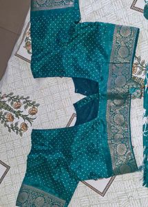 Elegant Dark Green Saree With Blouse(like New)