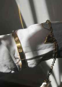 Golden Heart Charm Link Bracelet( Anti Tarnish)