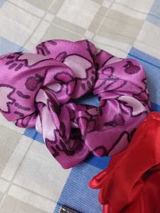 Beautiful New 3pc Scrunchies &amp; 1pc Hairpin