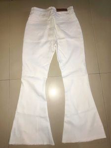 White Flared High-Waist Jeans