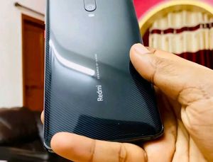 Redmi K20 Carbon Fiber Edition Popup Camera