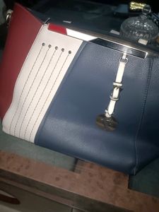 Classy Handbag ❤️