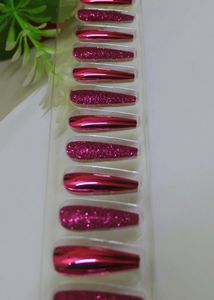 Beautiful Artificial Nails With Sticker