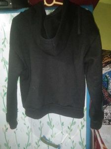Zara Graphic Cropped Hoodie