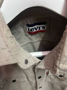Levi&#39;s Corduroy Shirt - Casual Style