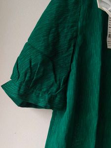 Green Korean Top with White Collar