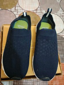 Bata (Power Navy Slip-On Sneakers)
