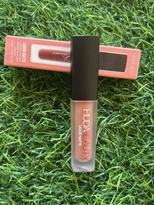 Huda Beauty Liquid Matte Lipstick
