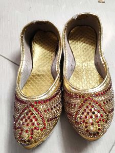 RED Golden Zari Jutti For Women
