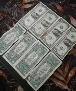 8 Notes Of 1 Doller ,, Lucky Dollar Bills!
