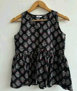 Printed Sleeveless Short Kurti