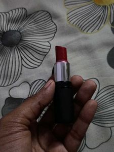 Swiss Beauty Smoking Red Lipstick