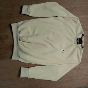 CK Sweatshirt - Stylish and comfy