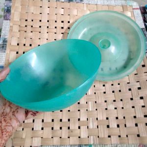 Frosted Plastic Bowl With Lid