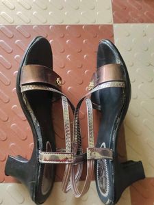 Sandals With High Hill