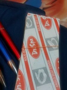 Set of Pens 4 &amp; Artificial Note