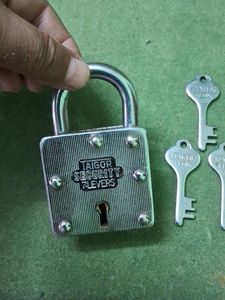 Shutter Lock