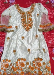 Elegant Embroidered Kurti