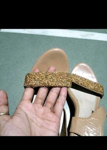 Elegant Beige &amp; Gold Sandals