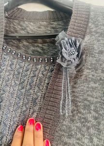 Gray V-Neck Knit Top