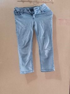 Light Wash Capri Jeans