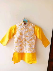Title:* Traditional Indian Kurta and Waistcoat