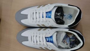 Sneaker