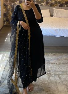 Women Straight Kurta With Heavy Duppatta