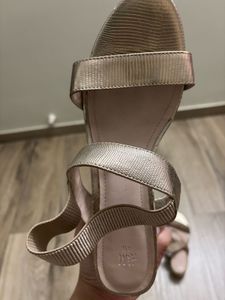 H&amp;M Gold Heeled Sandals - Perfect For Parties