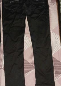 2 Black Jean&#39;s