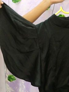 Trending black crop top