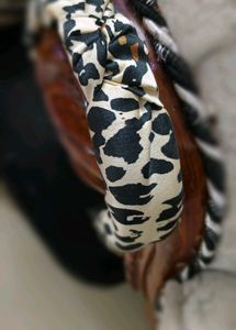 ✨ Stylish Leopard-Print Knotted Headband ✨