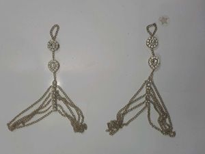 A Pair Of Dazzling Kundan style Stone Hathphool
