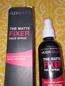 The Matte Fixer Face Spray