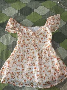 Cute sweet heart neck top