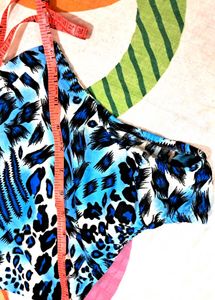 Swimming Suit  Girl  With Cap.