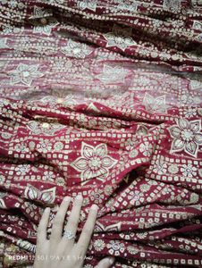 Elegant Maroon &amp; Gold Bandani Saree