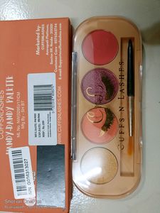 Cuffs N lashes Pallate