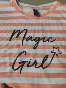 Beautiful Shirt 😻 In Front Magic Girl