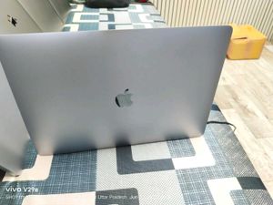 Apple MacBook Pro