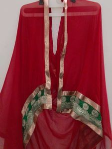 Red Dupatta