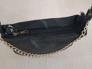 Zig Zag Trendy Women Hand Bag