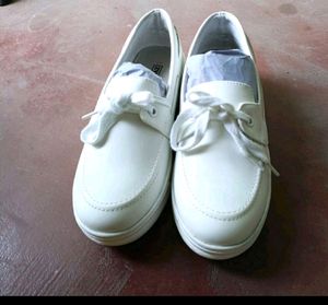 CASUAL SHOES