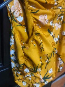 Cut Out One Shoulder Crop Top