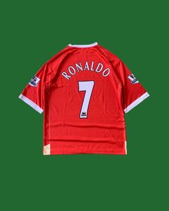 Manchester United Fivesleeve Jersey.Size (L)